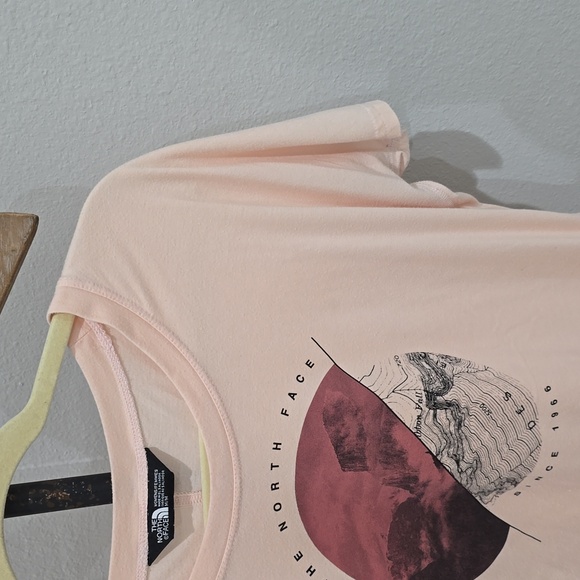 The North Face Ligh Pink Peach Graphic T-Shirt Tee Top Womens Medium - Picture 5 of 11